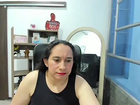 LeilaSmith  online show from October 9, 2025, 12:03 pm