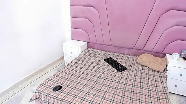 kingmaverickx online show from March 26, 2026, 3:23 am