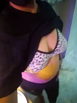 hottie jenny9 online show from September 19, 2025, 6:04 am