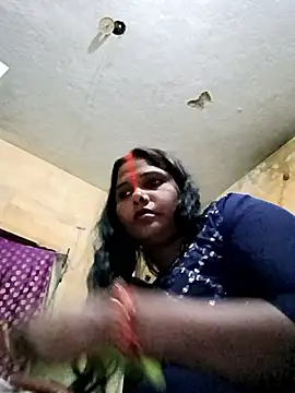 SweetKomal89 online show from October 25, 2025, 1:18 pm