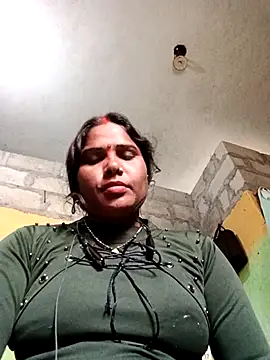 SweetKomal89 online show from October 28, 2025, 4:27 am