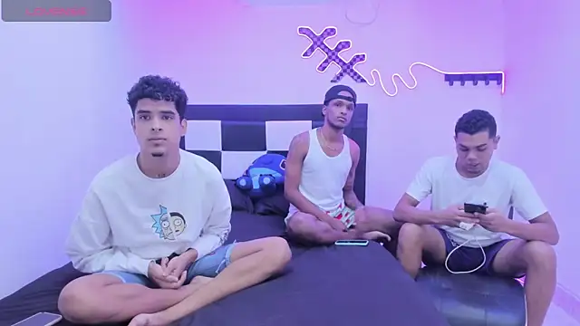 Dinasty Moon  online show from September 9, 2025, 6:07 pm