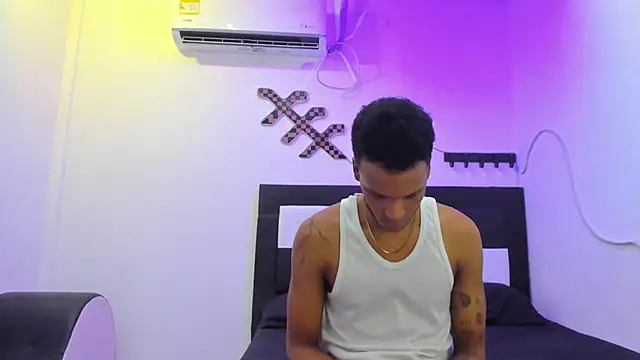 Dinasty Moon  online show from September 16, 2025, 12:06 pm