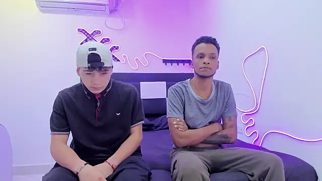 Dinasty Moon  online show from September 17, 2025, 11:56 am