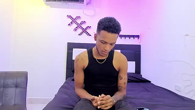 Dinasty Moon  online show from September 21, 2025, 11:12 am