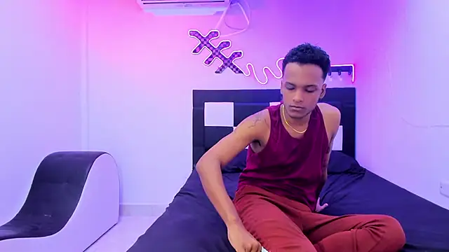 Dinasty Moon  online show from September 29, 2025, 12:10 pm