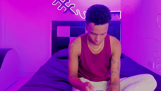 Dinasty Moon  online show from October 3, 2025, 11:40 am