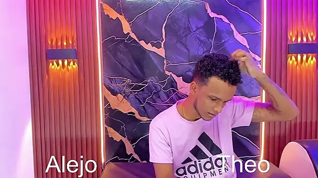 Dinasty Moon  online show from October 12, 2025, 8:08 pm