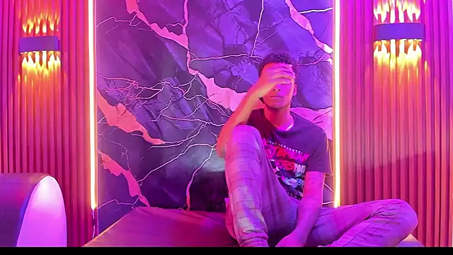 Dinasty Moon  online show from October 17, 2025, 12:08 pm