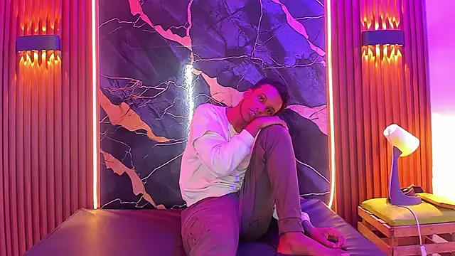 Dinasty Moon  online show from October 20, 2025, 12:49 pm