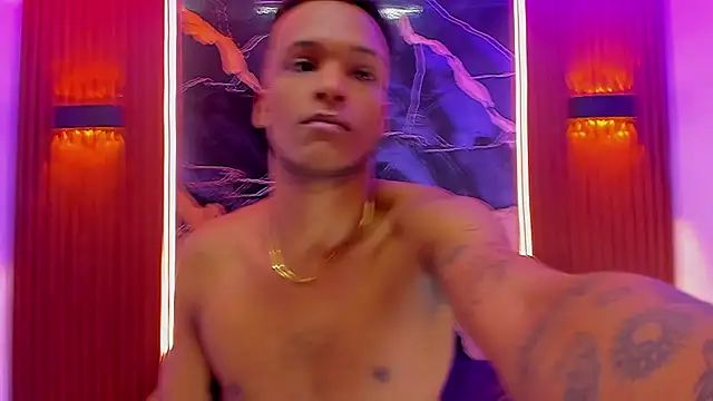 Dinasty Moon  online show from October 24, 2025, 11:39 am