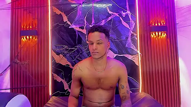 Dinasty Moon  online show from October 26, 2025, 11:38 am