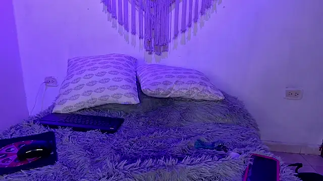 chloe tgn online show from October 12, 2025, 6:29 pm