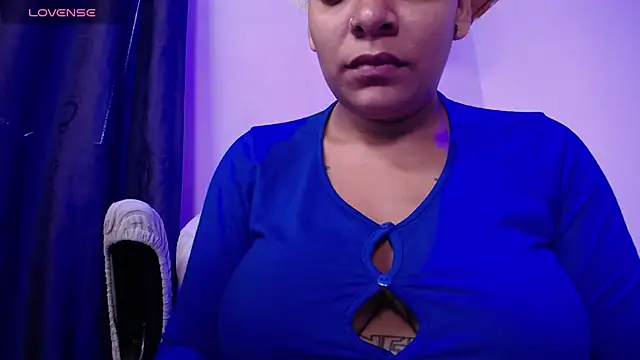 chloe tgn online show from November 7, 2025, 12:27 pm