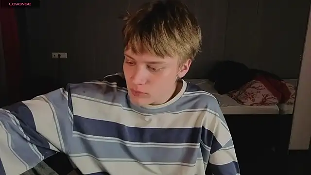 LouieEvans online show from October 9, 2025, 3:43 pm