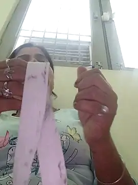 Hot-Pooja25 online show from September 20, 2025, 9:32 am