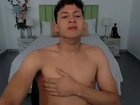 Axel savage online show from September 17, 2025, 12:07 pm