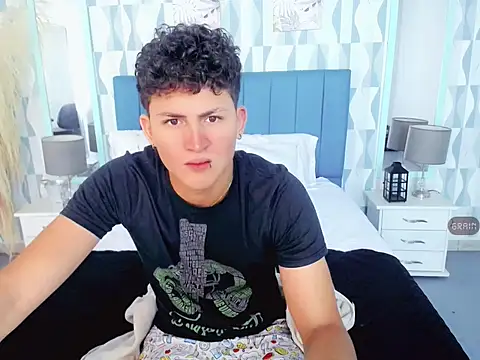 Axel savage online show from October 25, 2025, 12:02 pm