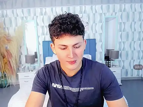 Axel savage online show from October 27, 2025, 2:48 am