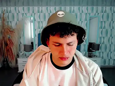 Axel savage online show from October 31, 2025, 12:06 pm