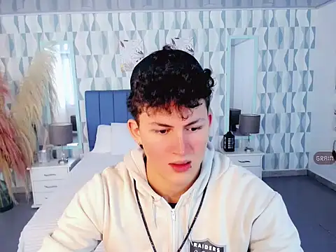 Axel savage online show from November 3, 2025, 12:06 pm