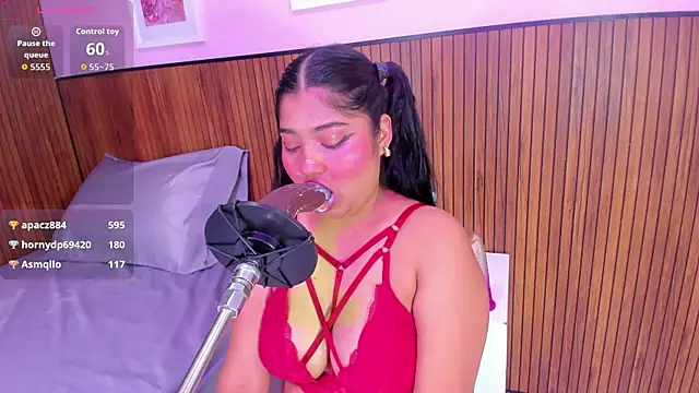 mysticlatina1 online show from October 19, 2025, 12:06 pm