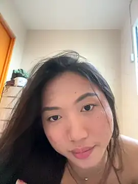 Snapshot of cassie_cakes chatting on November 17, 2025, 8:31 am cassie cakes online show from November 17, 2025, 8:31 am