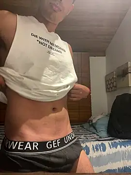 Snapshot of camiloyks chatting on February 10, 2026, 3:21 am camiloyks online show from February 10, 2026, 3:21 am