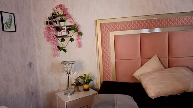 RobinBennett online show from December 18, 2025, 12:11 pm