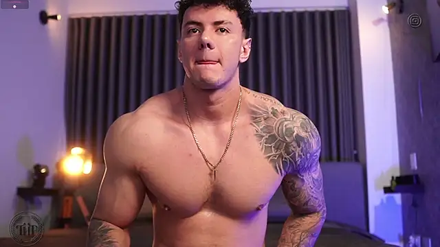 Snapshot of Thomas_Falcon chatting on October 15, 2025, 10:32 pm Thomas Falcon online show from October 15, 2025, 10:32 pm