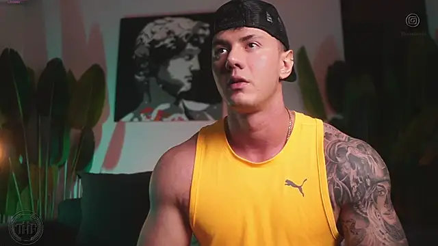 Snapshot of Thomas_Falcon chatting on November 14, 2025, 12:42 am Thomas Falcon online show from November 14, 2025, 12:42 am