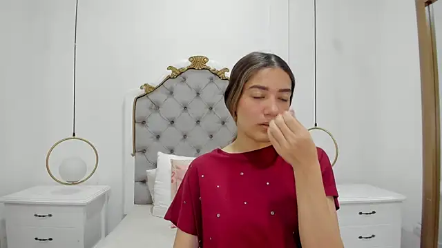 Snapshot of Skylerwhite02 chatting on April 10, 2026, 3:34 am Skylerwhite02 online show from April 10, 2026, 3:34 am