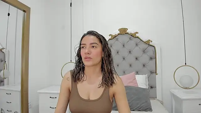 Snapshot of Skylerwhite02 chatting on May 3, 2026, 3:34 am Skylerwhite02 online show from May 3, 2026, 3:34 am