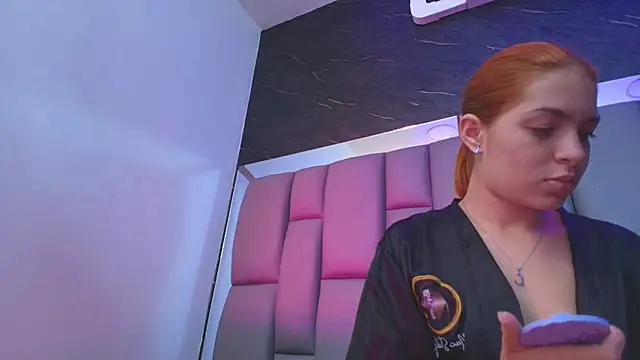 kissme luna online show from October 2, 2025, 7:10 pm