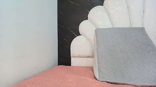 kissme luna online show from July 21, 2026, 7:05 pm