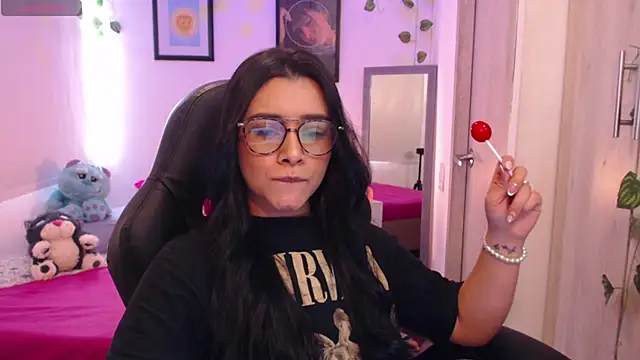 MarilynWhite  online show from October 7, 2025, 7:00 pm