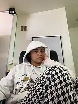 MarilynWhite  online show from October 22, 2025, 8:14 am