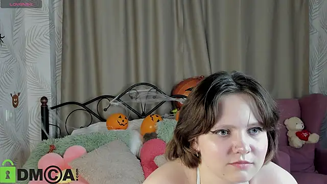 Snapshot of Mila__Cutee chatting on October 30, 2025, 9:22 am Mila Cutee online show from October 30, 2025, 9:22 am