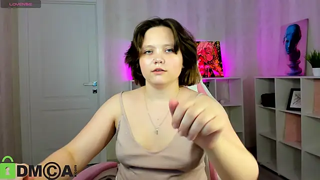 Snapshot of Mila__Cutee chatting on November 17, 2025, 9:26 am Mila Cutee online show from November 17, 2025, 9:26 am