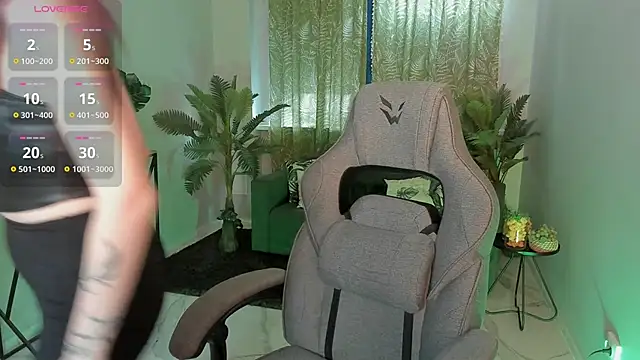 Snapshot of FlexyFox chatting on November 12, 2025, 7:20 am FlexyFox online show from November 12, 2025, 7:20 am