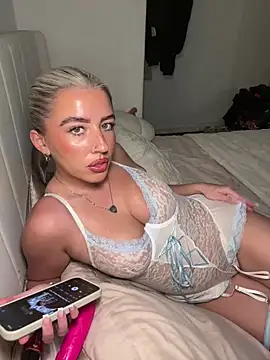 BlondeBetty online show from February 22, 2026, 5:55 pm