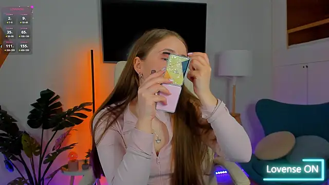 Sweet  Amily online show from April 18, 2026, 5:55 am