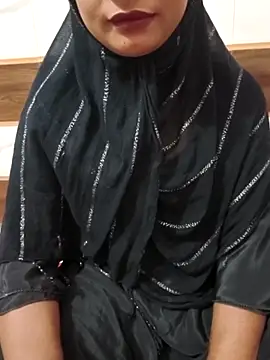 Itz Mayra  online show from October 8, 2025, 5:38 am