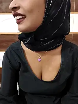 Itz Mayra  online show from November 8, 2025, 5:51 am