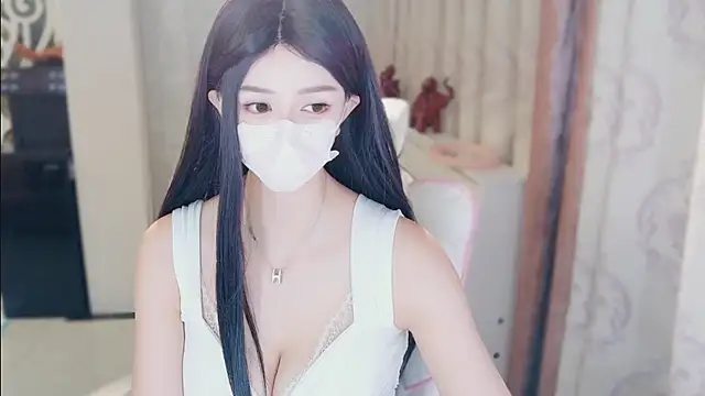 Snapshot of Aurora-77 chatting on October 27, 2025, 11:47 am Aurora-77 online show from October 27, 2025, 11:47 am