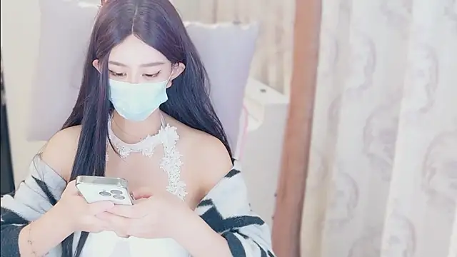 Snapshot of Aurora-77 chatting on November 2, 2025, 3:58 pm Aurora-77 online show from November 2, 2025, 3:58 pm