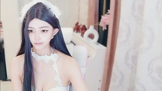 Snapshot of Aurora-77 chatting on November 7, 2025, 1:33 pm Aurora-77 online show from November 7, 2025, 1:33 pm