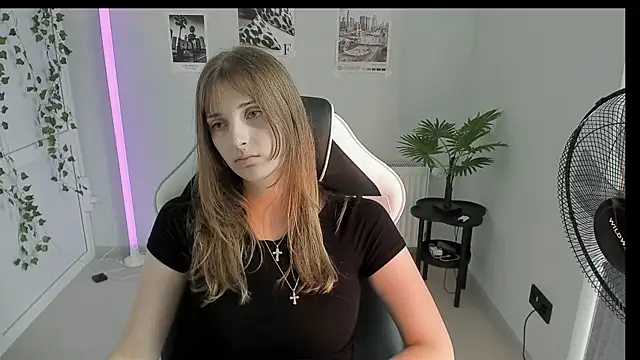 NeyliDream online show from July 3, 2026, 1:39 pm