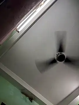 Snapshot of cuteeepriya chatting on October 13, 2025, 7:47 pm cuteeepriya online show from October 13, 2025, 7:47 pm