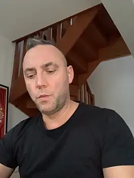 Marronglace1 online show from December 3, 2025, 3:21 pm